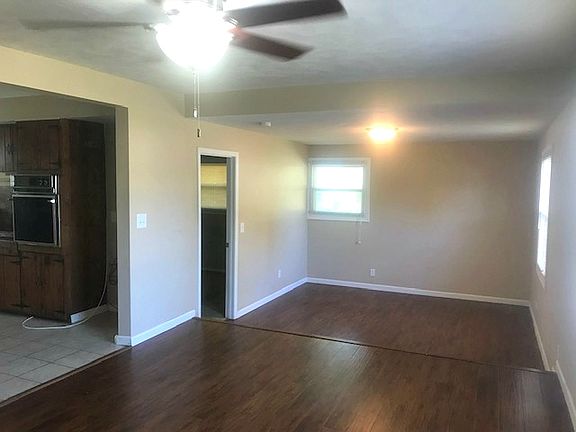 4th image of 5208 N Fares Ave