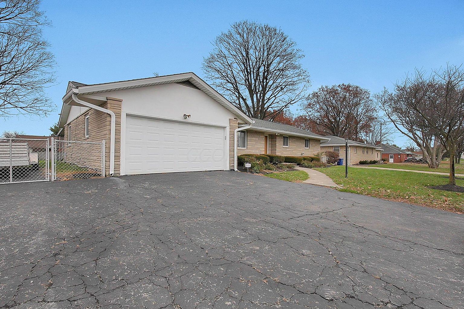Listing photo 3 for 122 Obetz Rd