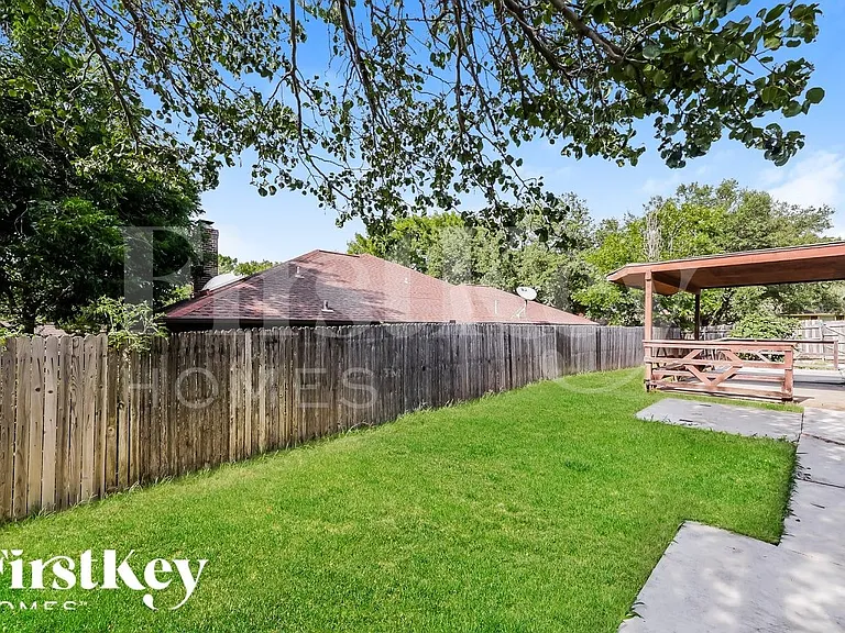 3944 Misty Meadow Dr — Photo 15