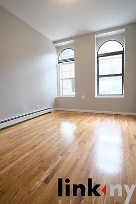 Rented by Link NY Realty | media 24