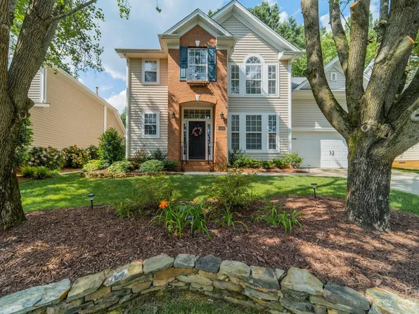 6716 Stanette Dr, Charlotte, NC 28277