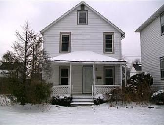 1st image of 143 Fairlawn Ave
