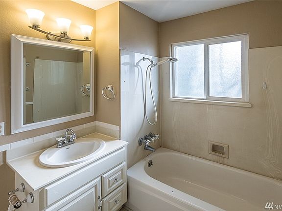 5th image of 2313 S Pinebrook Ln