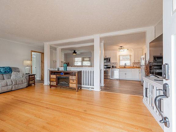 5th image of 104 Morris St