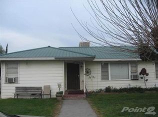 1584 N Prospect St, Porterville, CA 93257
