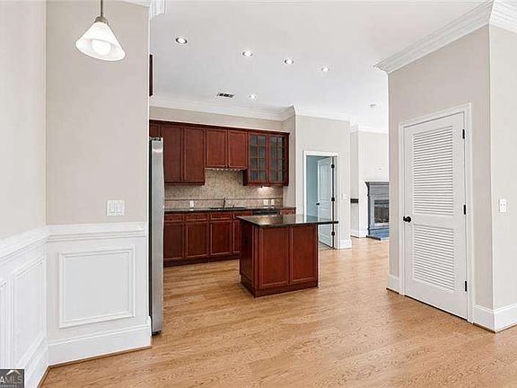 5th image of 11 Perimeter Ctr E APT 1312