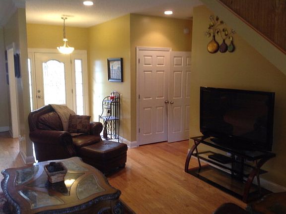 2nd image of 11 Oak Hammock Ct