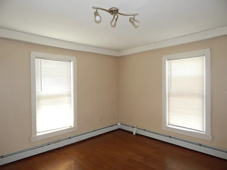 97 Parkview Ave — Photo 2