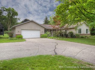 5160 Ten Mile Rd NE, Rockford, MI 49341