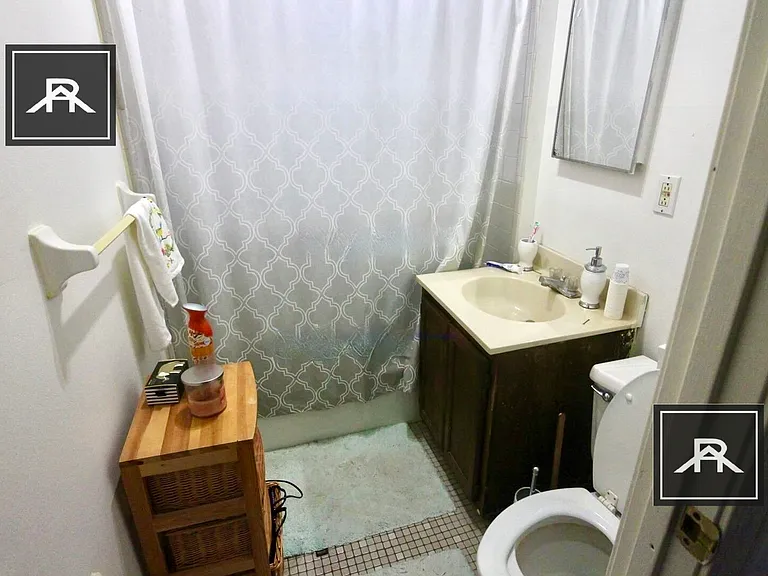 317 Summit Ave #9 — Photo 9