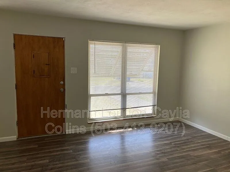 3 bed, 2.0 bath, 873 sqft, $975 — Photo 2