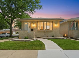 5601 S Sayre Ave, Chicago, IL 60638
