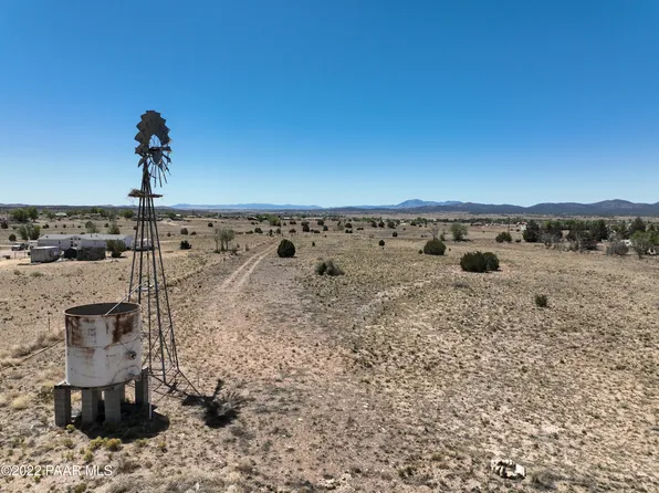 400 W Ahonen Rd, Paulden, AZ 86334