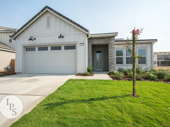 2139 N Osmun Ave, Clovis, CA 93619