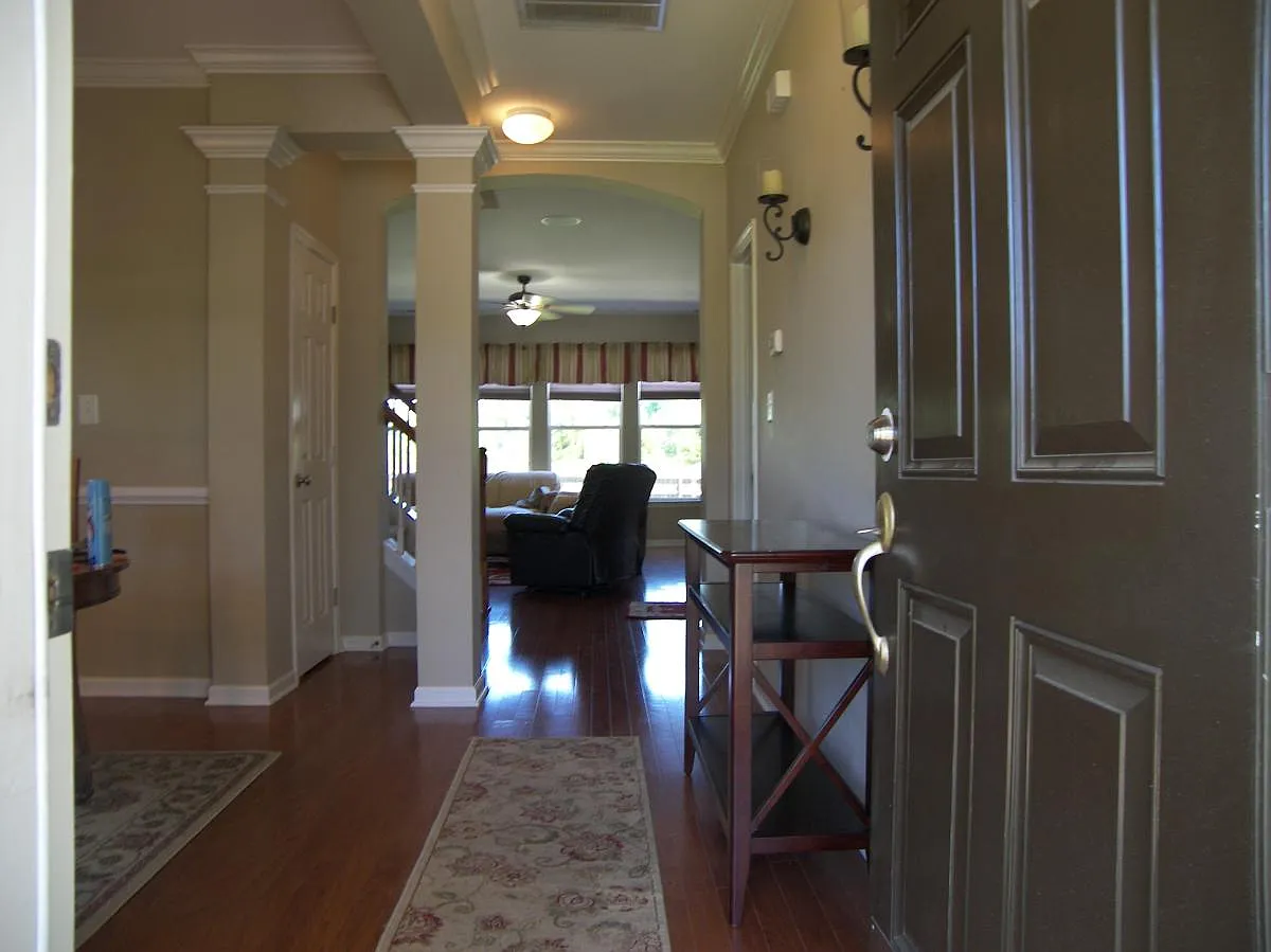4 bed, 2.5 bath, 2080 sqft, $2,200 — Photo 4