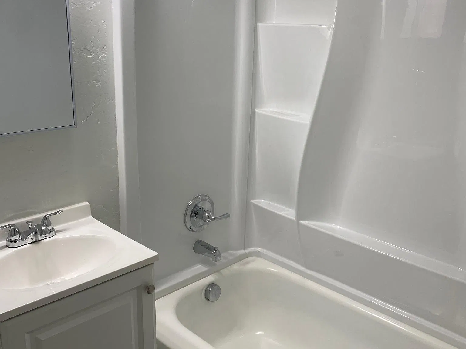 2 bed, 900 sqft, $2,100 — Photo 3