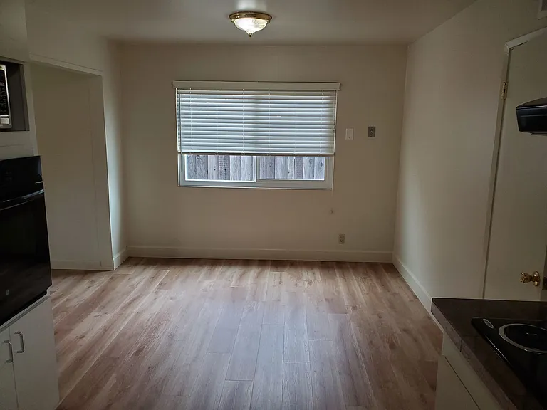 3343 Geneva Dr — Photo 6
