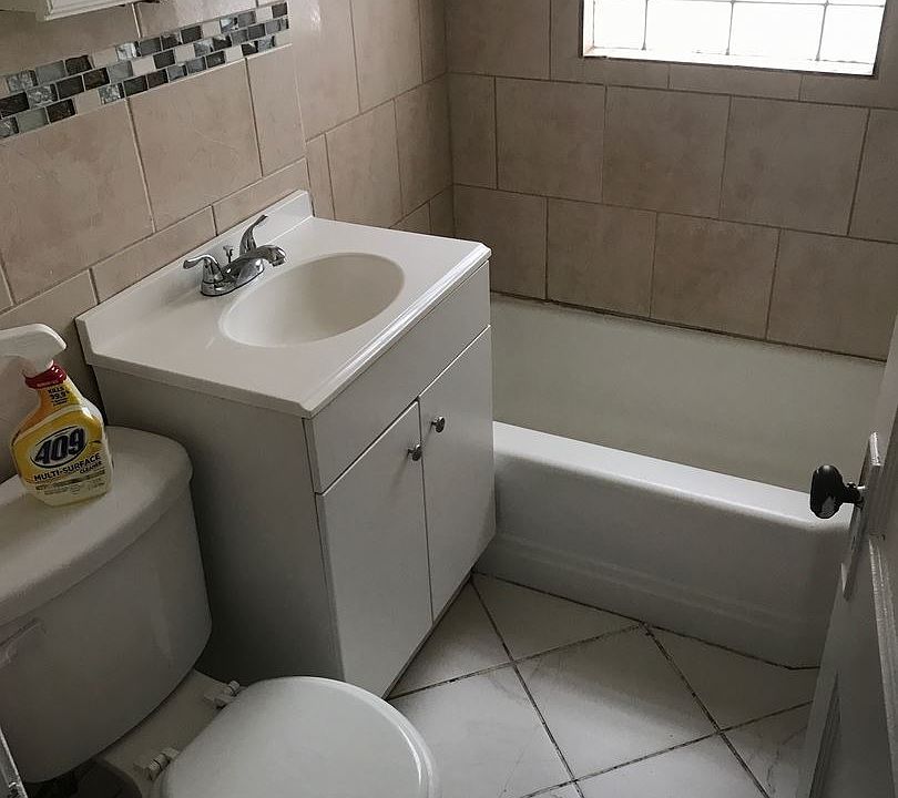2nd image of 10137 S Wentworth Ave