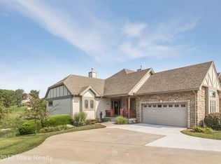 6202 Waterford Ct, Johnston, IA 50131
