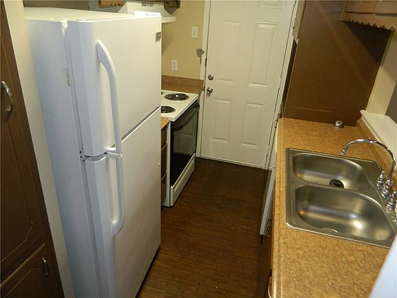 5th image of 3601 Catalina Dr