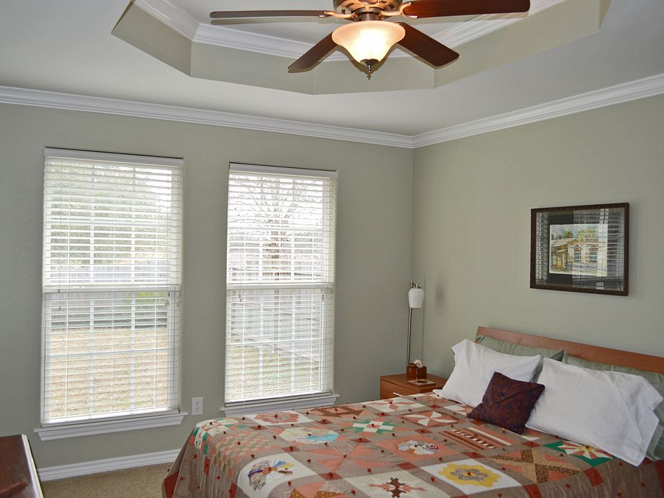 2nd image of 127 Rob Cir