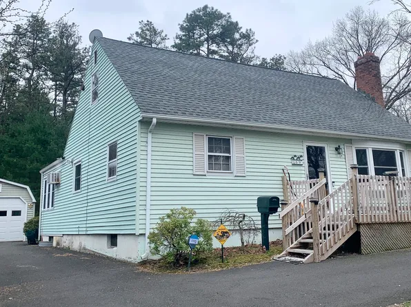 69 Juniper Drive, Windsor Locks, CT 06096