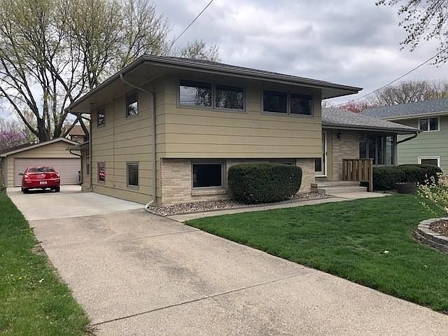 2nd image of 3835 Bel Aire Rd