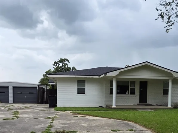 922 Austin Rd, Youngsville, LA 70592