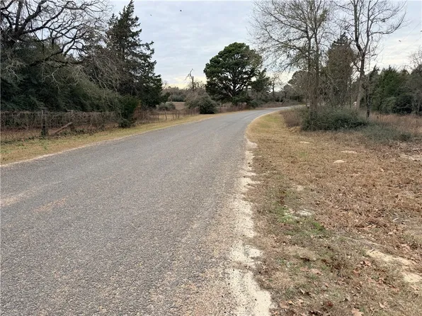 6 Lone Star Ln, Franklin, TX 77856