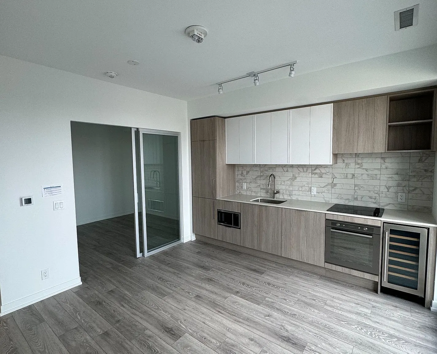 1 bed, $2,149 — Photo 2