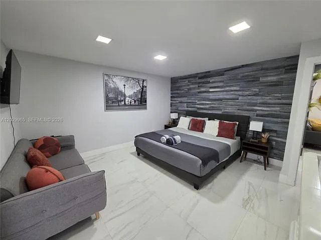 4 bed, 2.0 bath, 2368 sqft, $4,500 — Photo 4