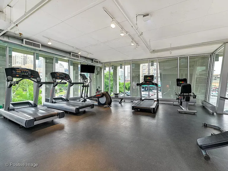 740 W Fulton St #502 — Photo 17