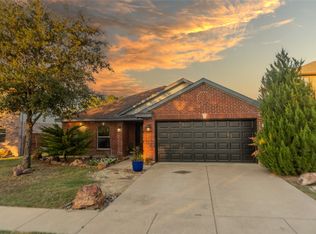 1219 Cardinal Way, Aubrey, TX 76227