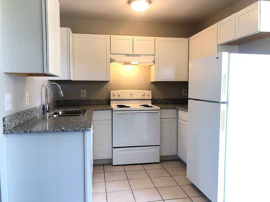 1st image of 261 S Lewis Ave APT 4