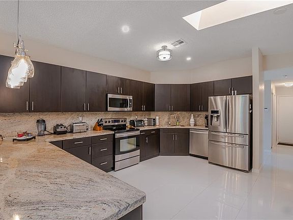 2nd image of 11801 NW 27th Ct