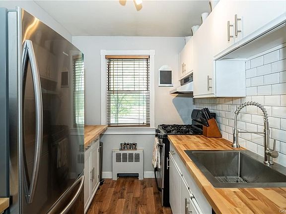 2nd image of 34 Underhill Ave APT 2B