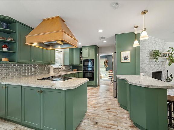 3rd image of 9718 Moorberry Ln