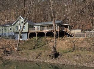 224 Minihita Dr, Ford City, PA 16226