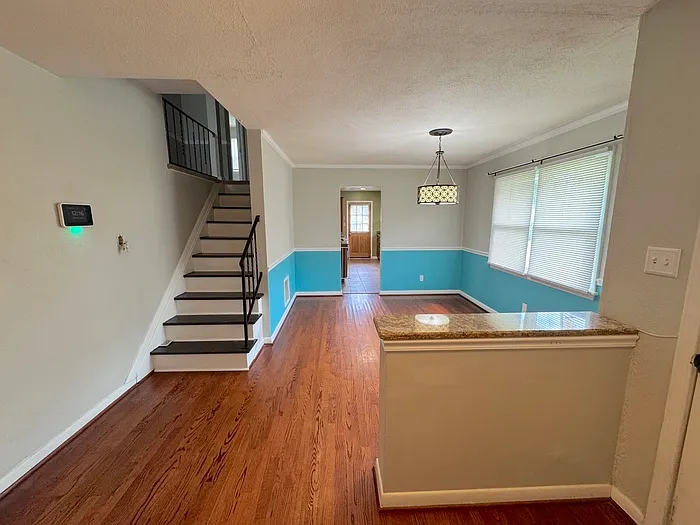 3 bed, 1.5 bath, 1628 sqft, $2,800 — Photo 3