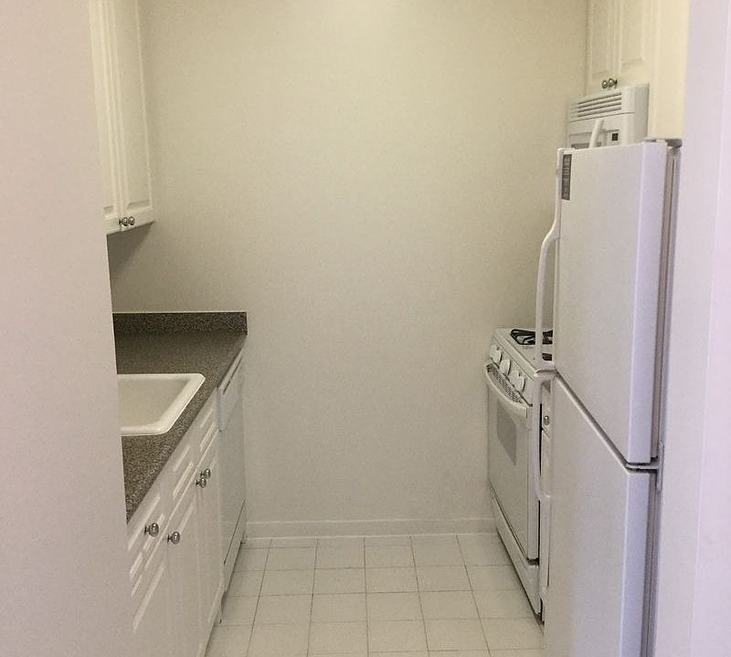 1st image of 250 W 50th St APT 7T