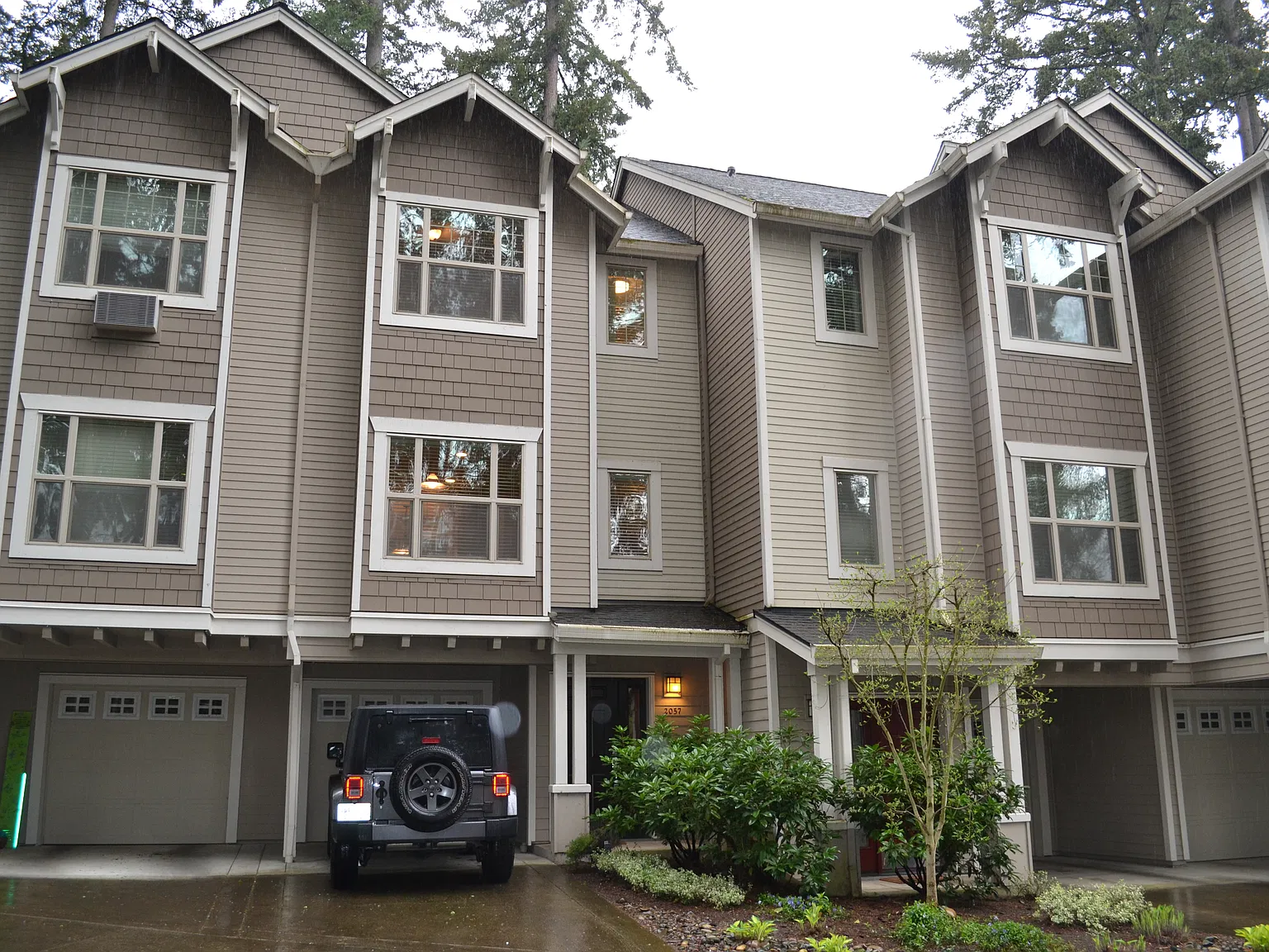 2057 NE 50th Way — Photo 1