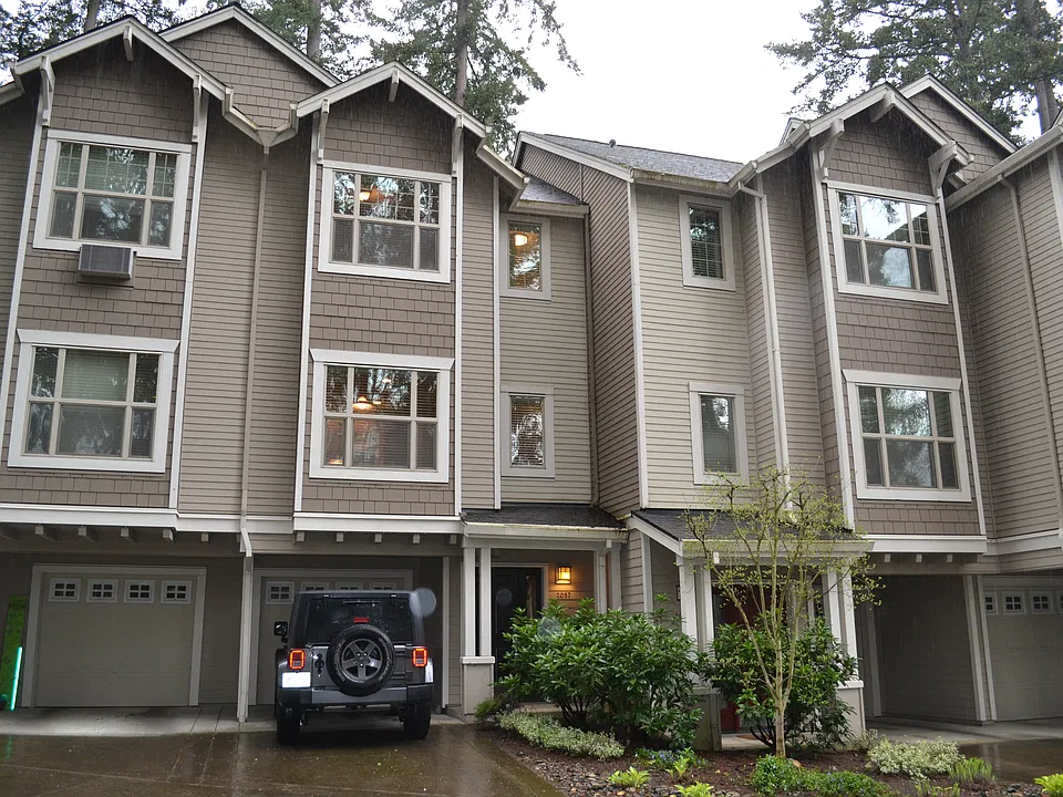 2057 NE 50th Way