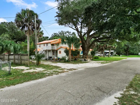 2558 McKinnon St, Port Saint Joe, FL 32456