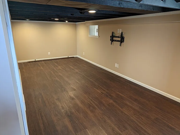 612 Louis Ave — Photo 9
