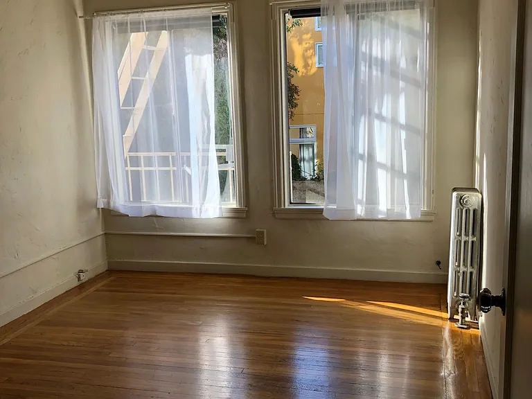 2355 Hilgard Ave #105 — Photo 3