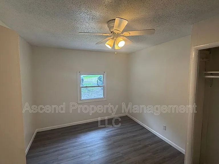 2 Bell Ave #B — Photo 6