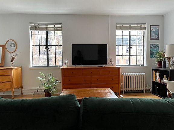 4th image of 9 W 10th St APT 4F