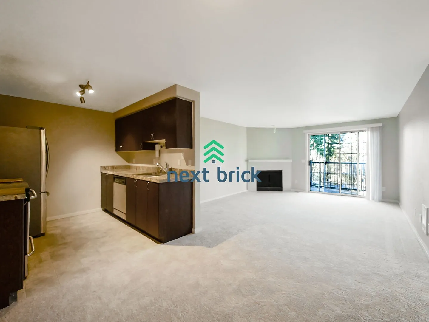 Beds and 1 Bath Kirkland Condo is Available for Rent! — Photo 4