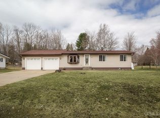 18 Twin Pines Dr, Ishpeming, MI 49849