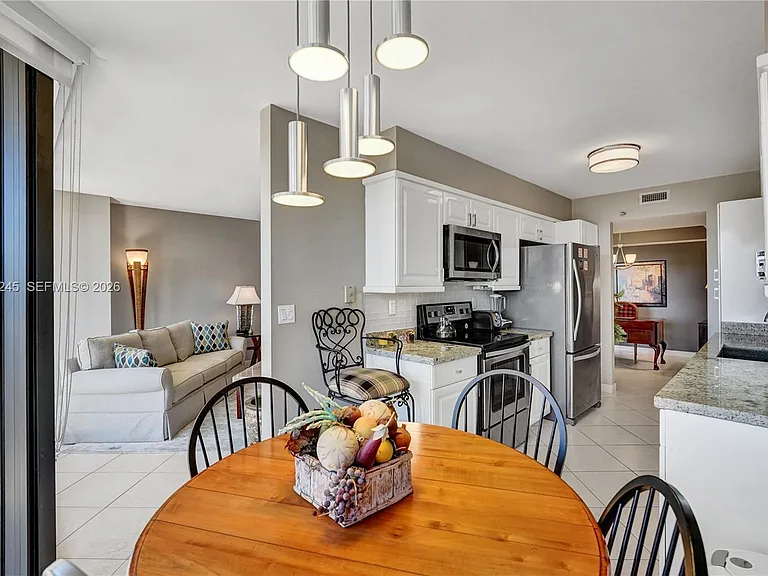 3600 Yacht Club Dr #904 — Photo 25